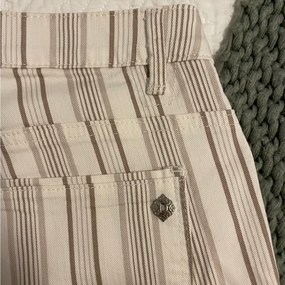 NWT Democracy AbsolutionHigh Rise Short - Picture 10 of 10